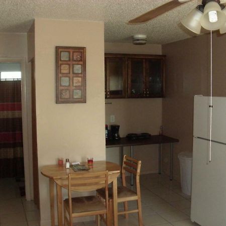 Newly Furnished Large, Clean, Quiet Private Unit Daire Fort Lauderdale Dış mekan fotoğraf
