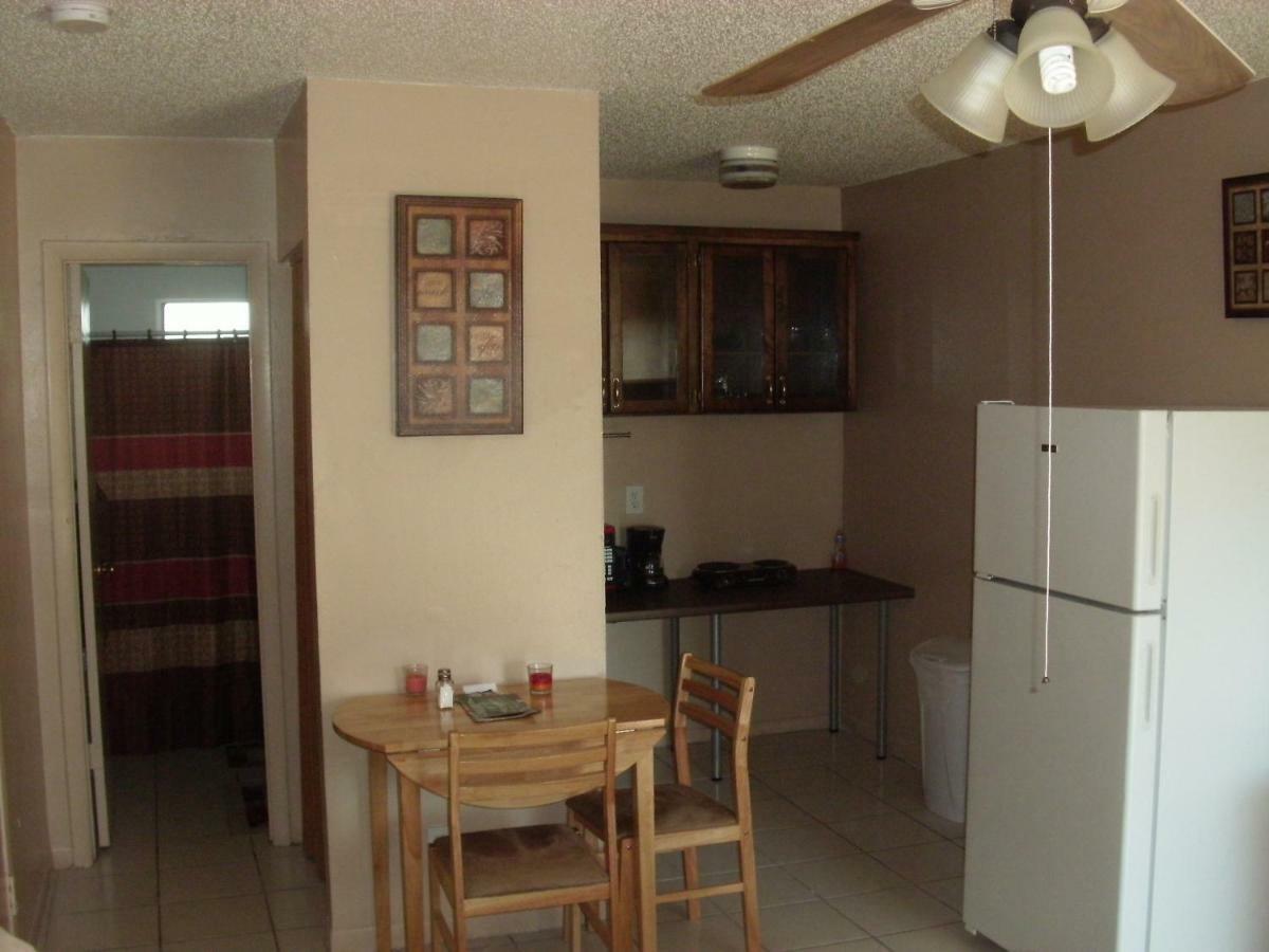 Newly Furnished Large, Clean, Quiet Private Unit Daire Fort Lauderdale Dış mekan fotoğraf